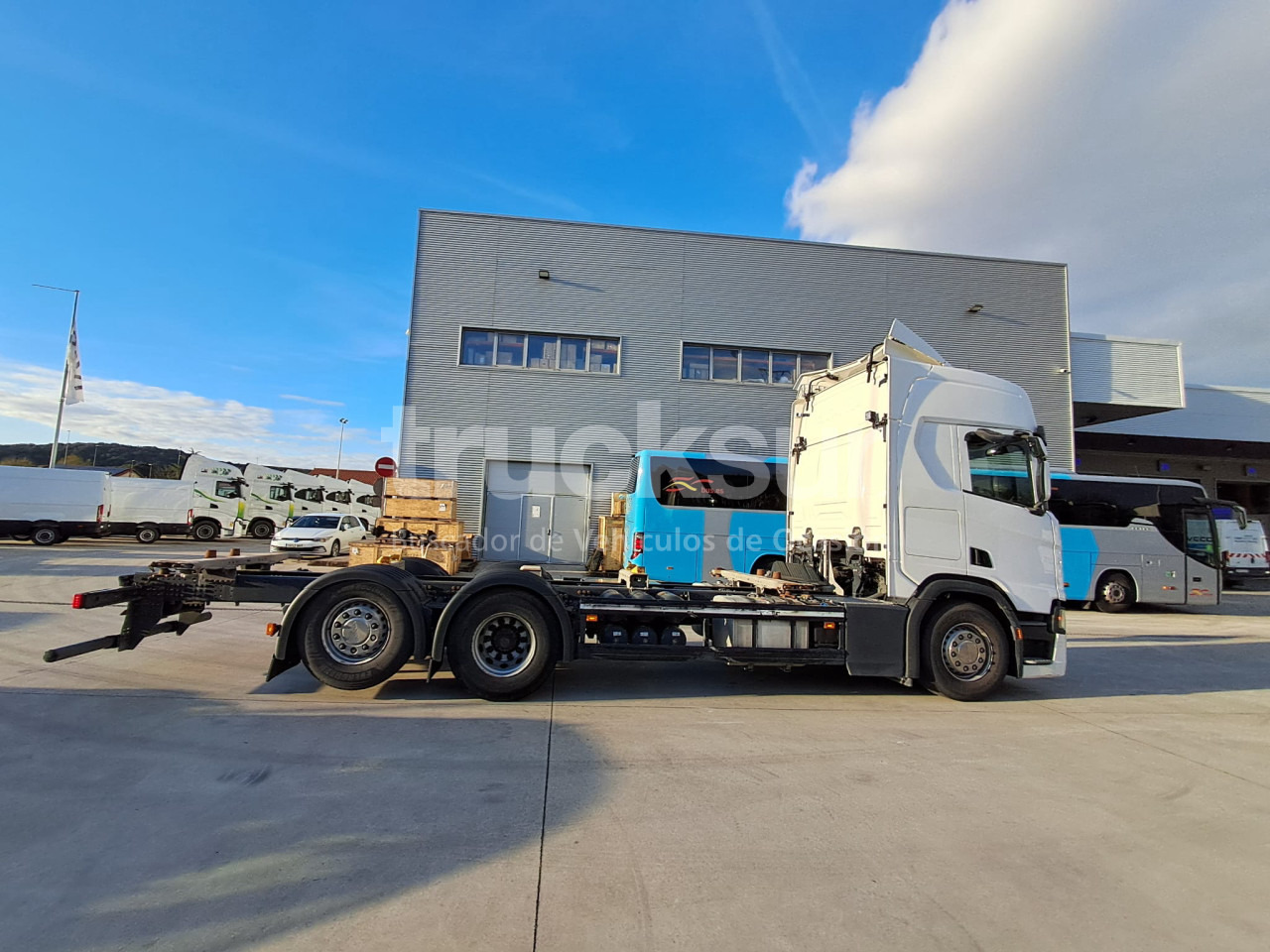 SCANIA R450.26 ejes 6x2*4 - Châssis cabine: photos 3 SCANIA R450.26 ejes 6x2*4 - Châssis cabine: photos 3