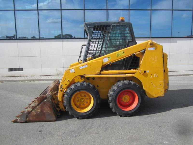 Bobcat S130 - Mini chargeuse: photos 1 Bobcat S130 - Mini chargeuse: photos 1