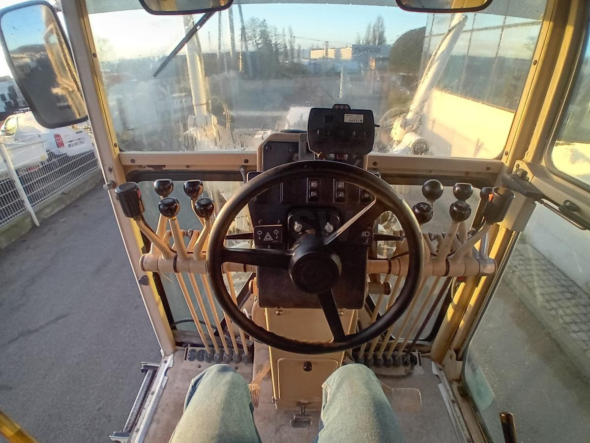 Caterpillar 12H - Niveleuse: photos 4 Caterpillar 12H - Niveleuse: photos 4