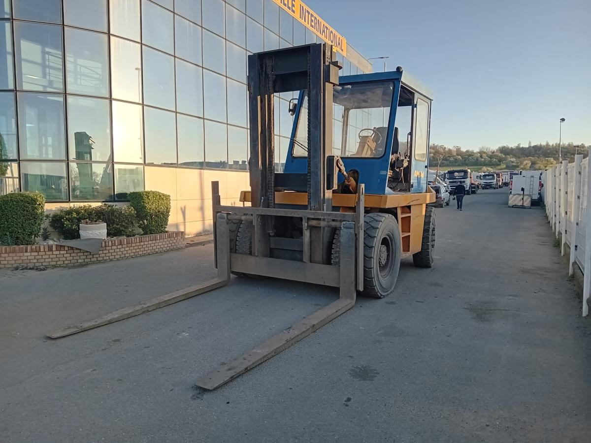 Linde H100 - Chariot élévateur diesel: photos 1 Linde H100 - Chariot élévateur diesel: photos 1