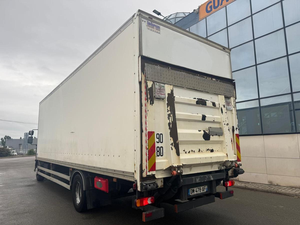 Camion fourgon Renault D-Series: photos 10