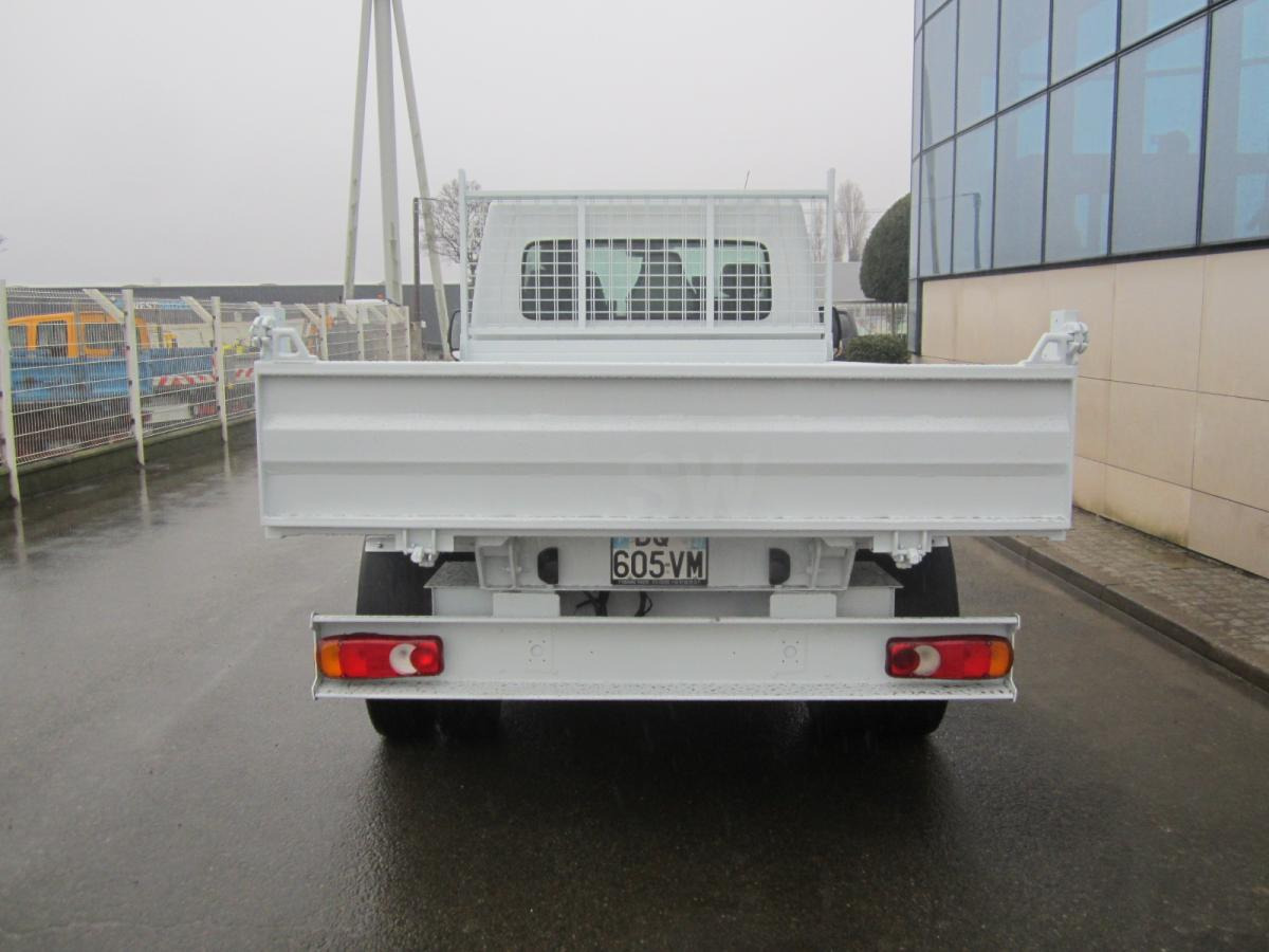 Utilitaire benne Renault Master 2.3 DCI 150: photos 8 Utilitaire benne Renault Master 2.3 DCI 150: photos 8