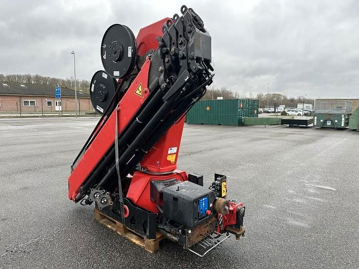HMF 2120 K5 Radio Remote / Kran / Crane - Grue auxiliaire: photos 3 HMF 2120 K5 Radio Remote / Kran / Crane - Grue auxiliaire: photos 3