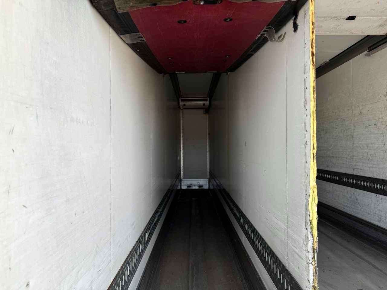 Camion frigorifique Iveco 180E32 Schmitz / Thermo King T-1200R Spectrum Iveco 180E32 Schmitz / Thermo King T-1200R Spectrum: photos 13