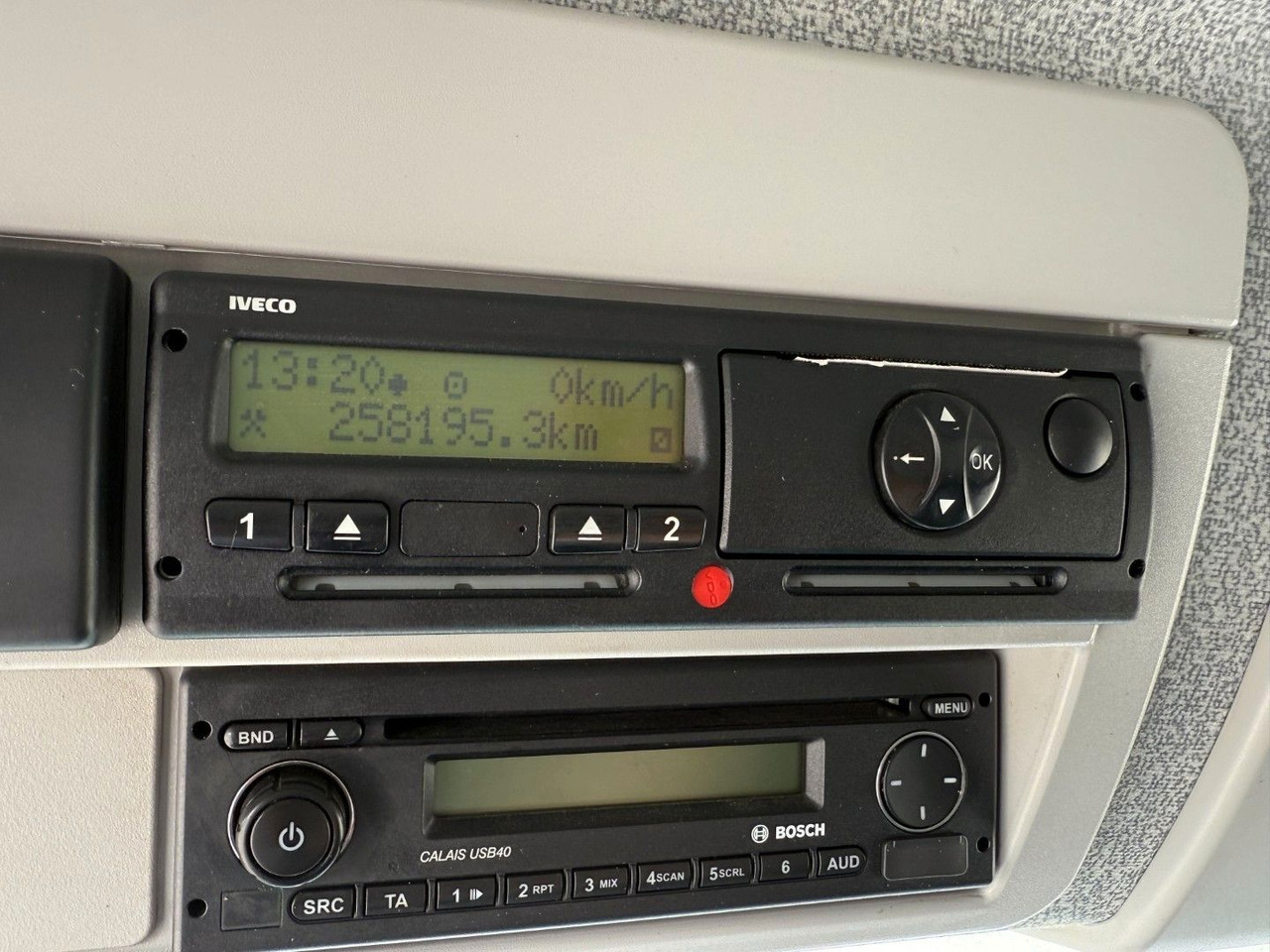 Camion frigorifique Iveco 180E32 Schmitz / Thermo King T-1200R Spectrum Iveco 180E32 Schmitz / Thermo King T-1200R Spectrum: photos 7