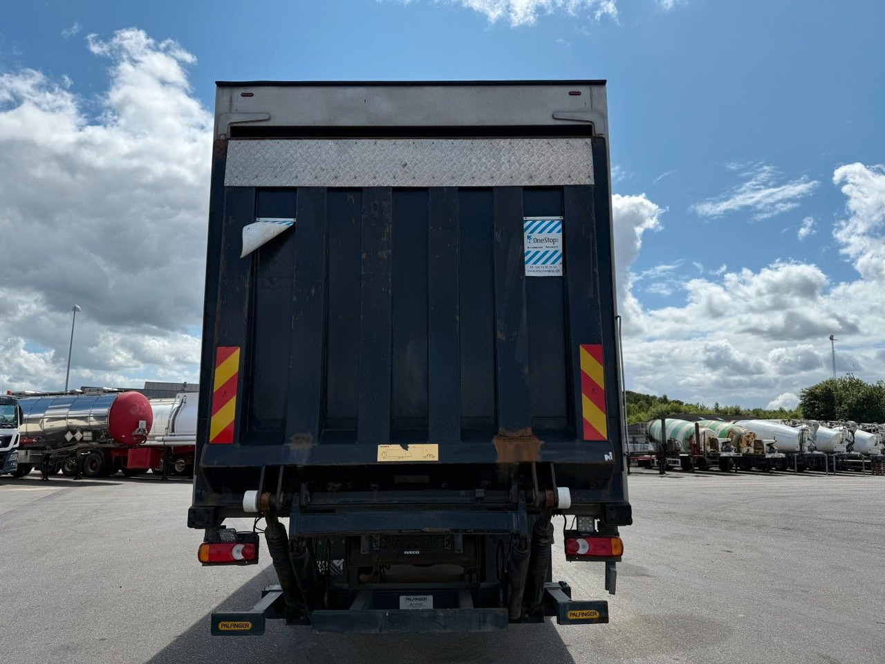 Camion frigorifique Iveco 180E32 Schmitz / Thermo King T-1200R Spectrum Iveco 180E32 Schmitz / Thermo King T-1200R Spectrum: photos 19