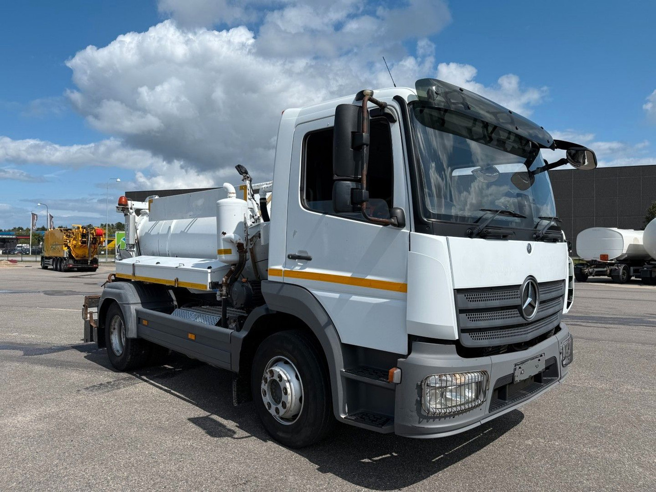 Mercedes-Benz Atego 1323 RHD Euro 6 Hvidtved Larsen Cityflex - Camion hydrocureur: photos 1 Mercedes-Benz Atego 1323 RHD Euro 6 Hvidtved Larsen Cityflex - Camion hydrocureur: photos 1