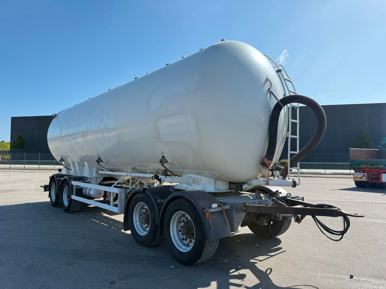 P4T30 4 axle 42 m3 Alu Silo tank - Remorque citerne: photos 2 P4T30 4 axle 42 m3 Alu Silo tank - Remorque citerne: photos 2