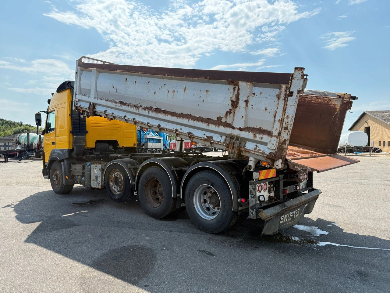 Volvo FMX500 8x4/4 Steel tipper Volvo FMX500 8x4/4 Steel tipper / Kipper - Camion benne: photos 4 Volvo FMX500 8x4/4 Steel tipper Volvo FMX500 8x4/4 Steel tipper / Kipper - Camion benne: photos 4