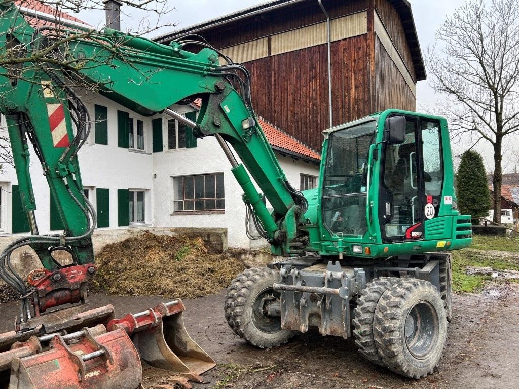 Takeuchi TB295W - Pelle sur pneus: photos 3 Takeuchi TB295W - Pelle sur pneus: photos 3