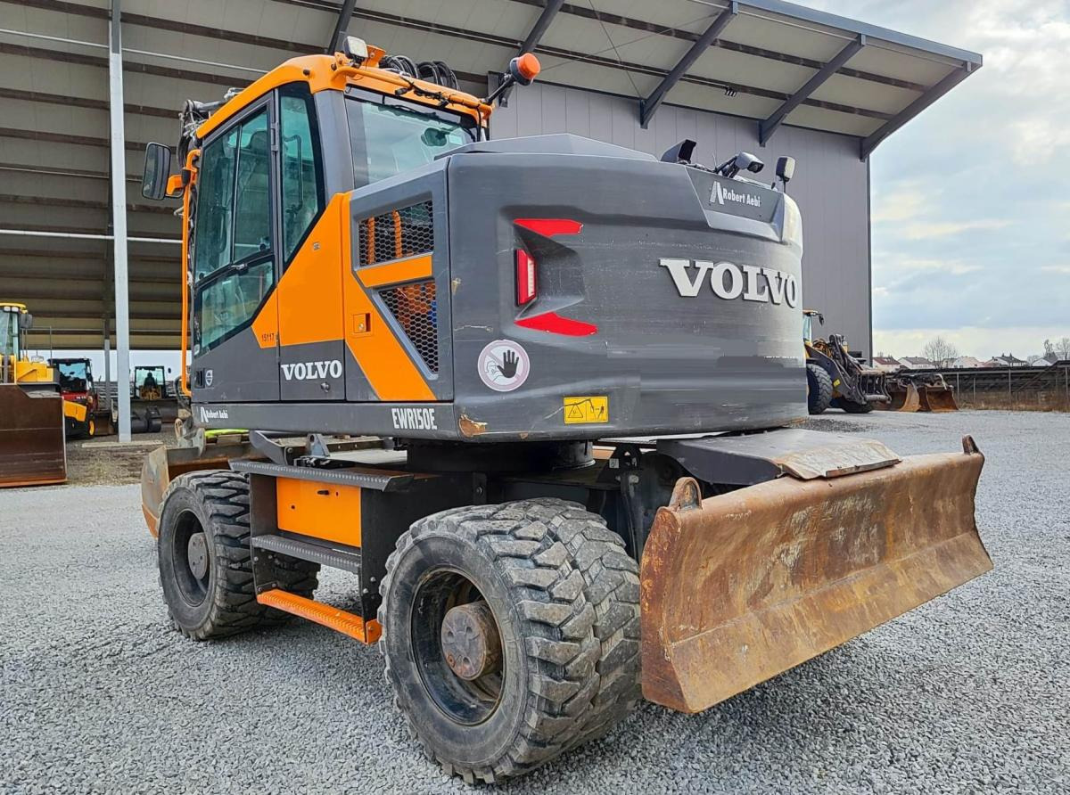 Volvo EWR150 E - Pelle sur pneus: photos 1 Volvo EWR150 E - Pelle sur pneus: photos 1