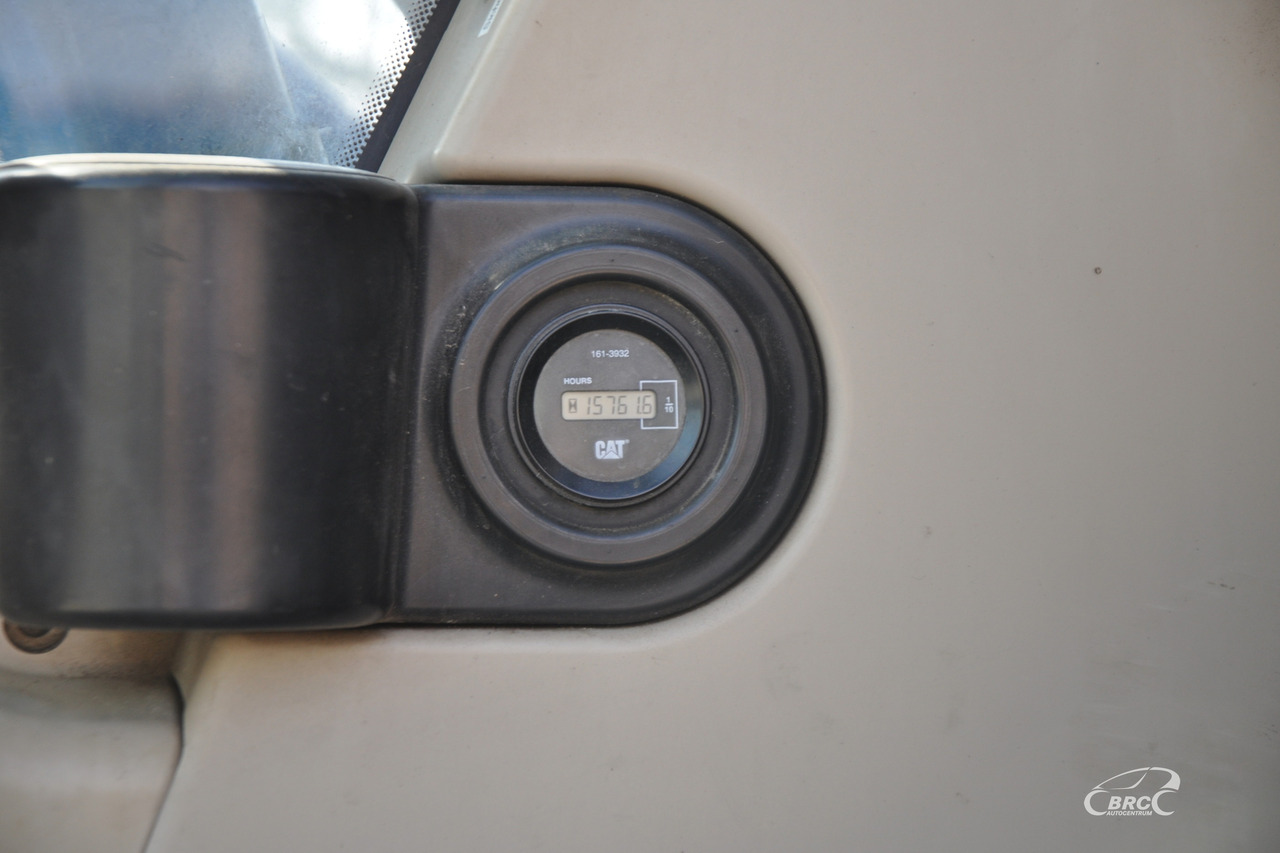 Pelle sur chenille Caterpillar 318C: photos 15