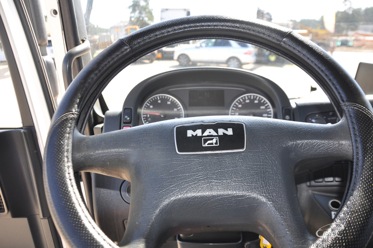 Camion porte-voitures MAN TGL 8.240: photos 19