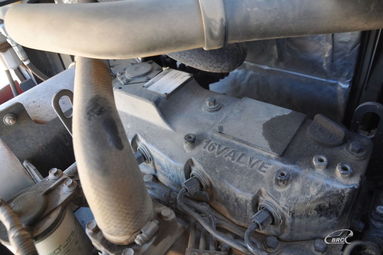 Pelle sur chenille Takeuchi TB260: photos 12