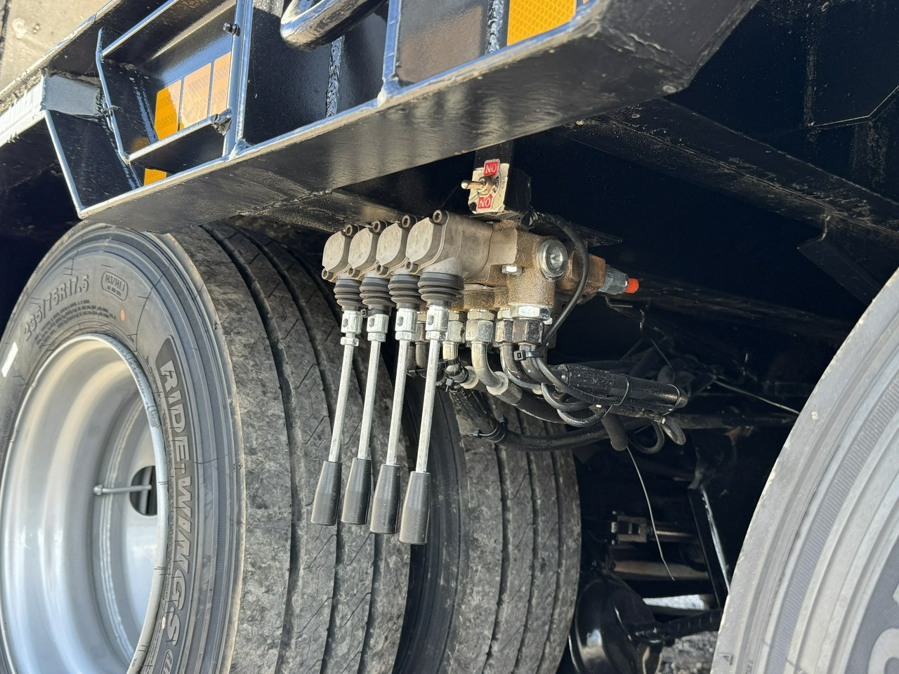 Semi-remorque surbaissé Bodex 4 osiowa NN4J Niskopodwoziówka Niskopodwozie Nowe Opony: photos 14