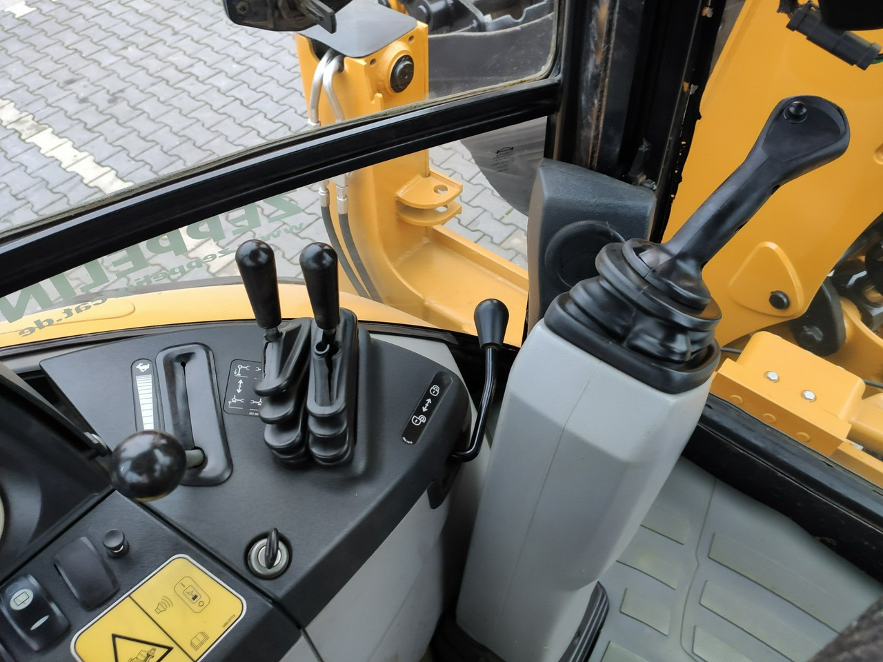 Caterpillar 444E Premier Sterowanie na Joystickach FULL OPCJA - Tractopelle: photos 5 Caterpillar 444E Premier Sterowanie na Joystickach FULL OPCJA - Tractopelle: photos 5