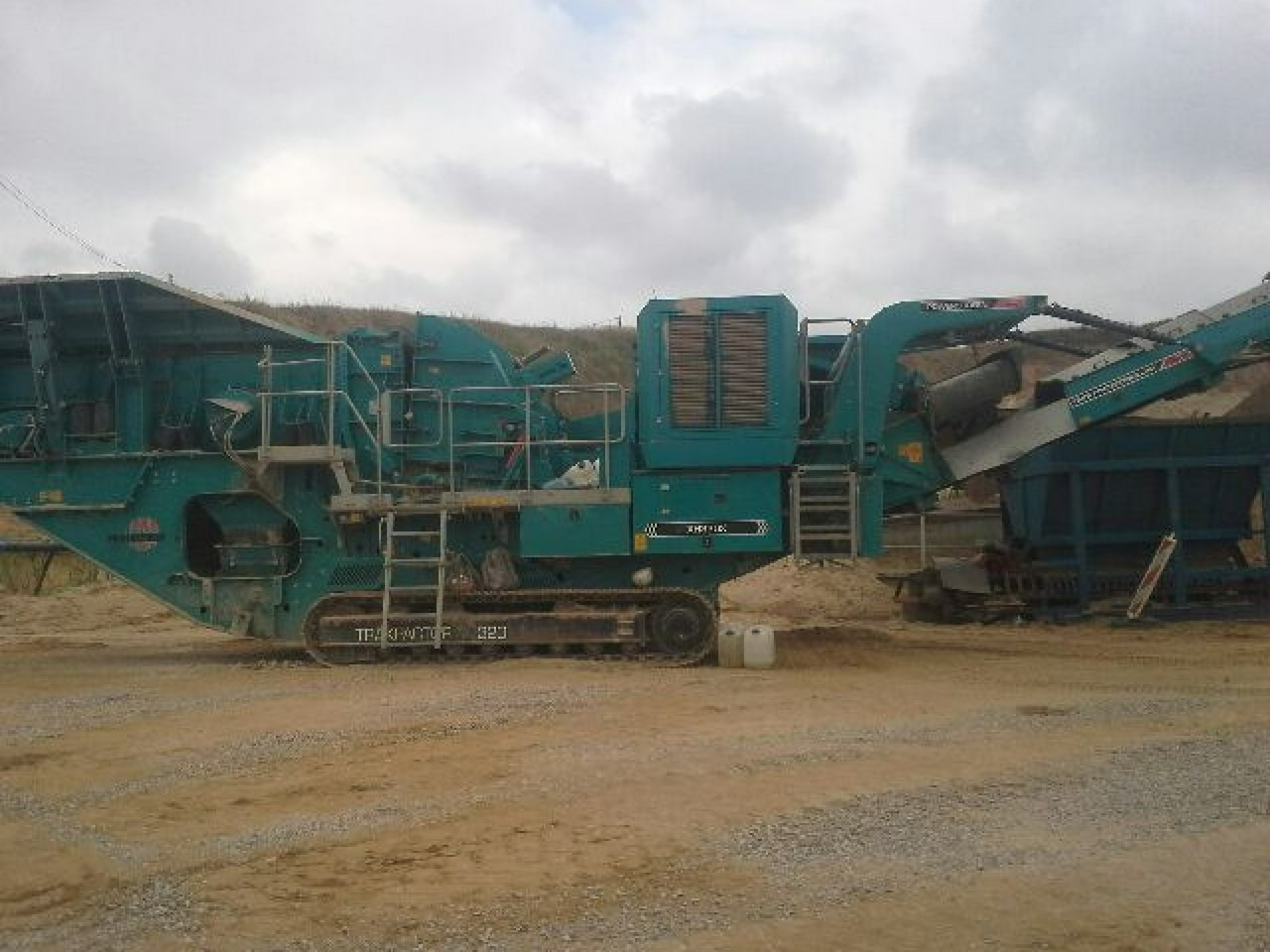 Extec PowerScreen Trakpactor 320 CR 027 Wydajność nawet do 320t/h - Concasseur à percussion: photos 1 Extec PowerScreen Trakpactor 320 CR 027 Wydajność nawet do 320t/h - Concasseur à percussion: photos 1