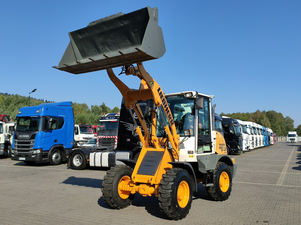 Liebherr L 506 STEREO Szybkozłącze / Łyżka Krokodyl + Widły Waga 6300kg - Valet de ferme: photos 3 Liebherr L 506 STEREO Szybkozłącze / Łyżka Krokodyl + Widły Waga 6300kg - Valet de ferme: photos 3
