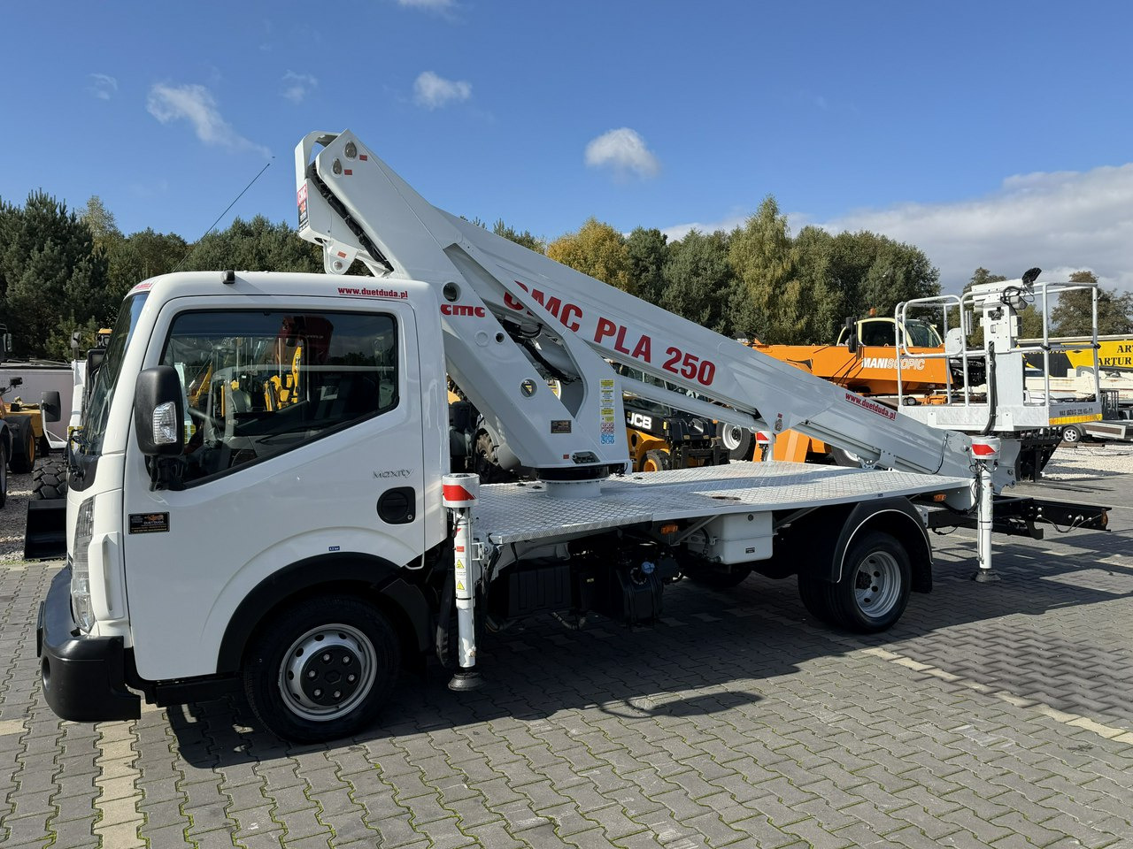Renault Maxity - Camion avec nacelle: photos 2 Renault Maxity - Camion avec nacelle: photos 2