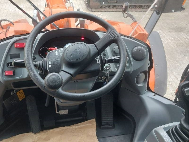 Chargeuse sur pneus Hitachi ZW 310-6: photos 10