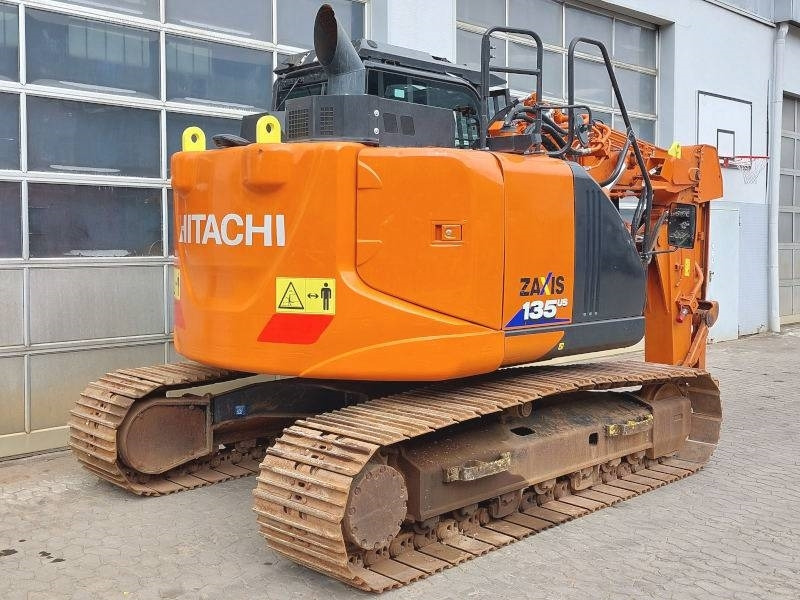 Pelle sur chenille Hitachi ZX 135 US-6 Short reach front tunnel excavator: photos 6 Pelle sur chenille Hitachi ZX 135 US-6 Short reach front tunnel excavator: photos 6
