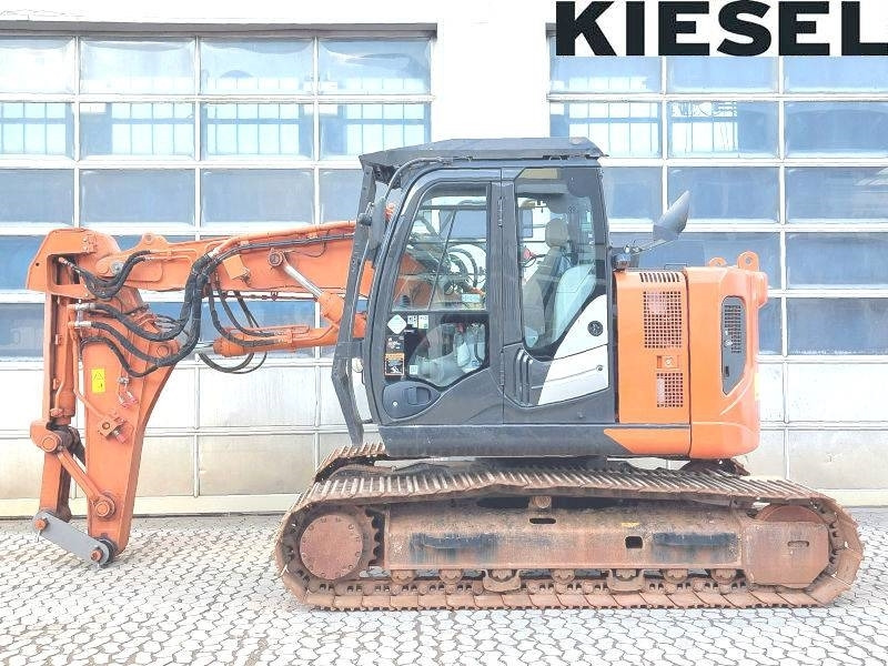 Pelle sur chenille Hitachi ZX 135 US-6 Short reach front tunnel excavator: photos 1