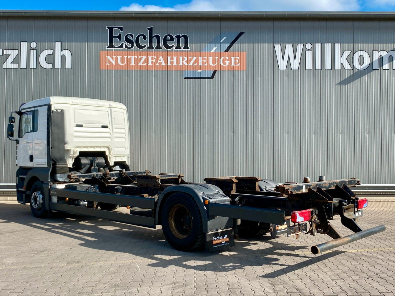 MAN TGA 18.350 LL Fahrschule*Driving school*5 Sitze MAN TGA 18.350 LL Fahrschule*Driving school*5 Sitze - Camion porte-conteneur/ Caisse mobile: photos 3 MAN TGA 18.350 LL Fahrschule*Driving school*5 Sitze MAN TGA 18.350 LL Fahrschule*Driving school*5 Sitze - Camion porte-conteneur/ Caisse mobile: photos 3