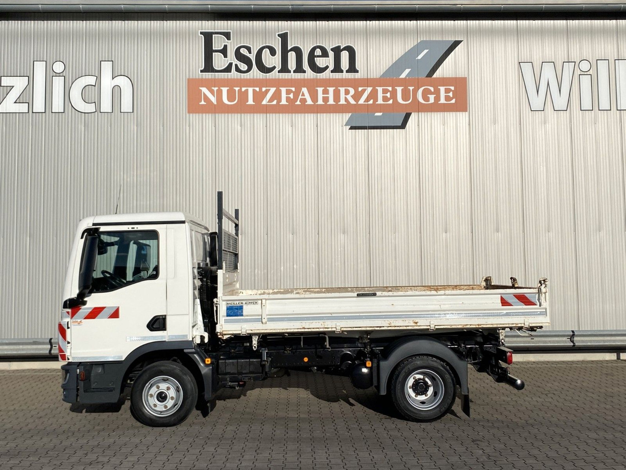 MAN TGL 8.220 BB | MEILLER*3xSitze*Klima*Navi*2x AHK - Utilitaire benne: photos 3 MAN TGL 8.220 BB | MEILLER*3xSitze*Klima*Navi*2x AHK - Utilitaire benne: photos 3