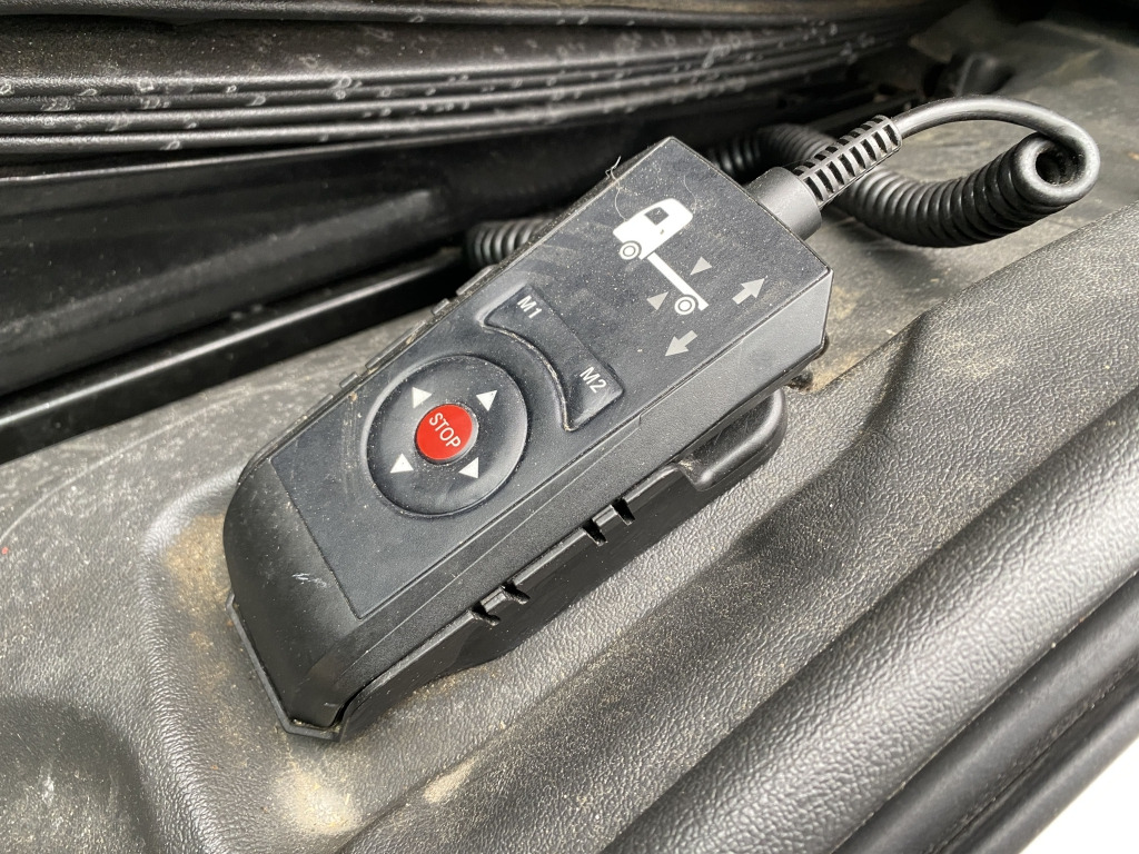 Mercedes-Benz 1523 L Atego / Dhollandia LBW - Camion frigorifique: photos 4 Mercedes-Benz 1523 L Atego / Dhollandia LBW - Camion frigorifique: photos 4