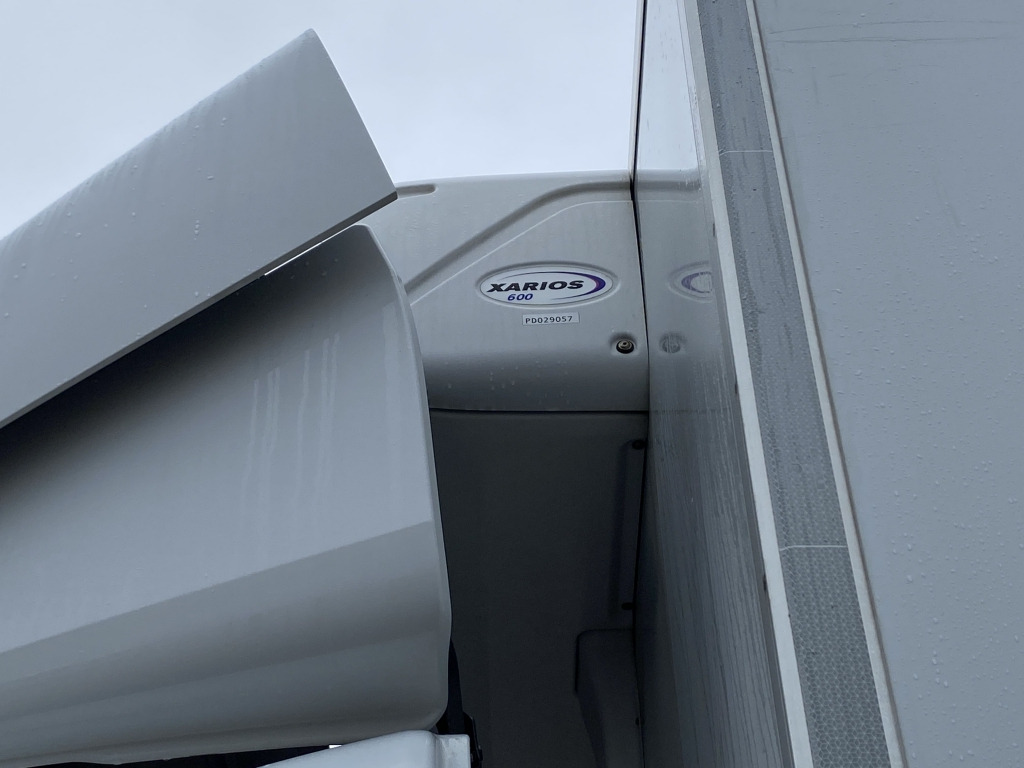 Mercedes-Benz 1523 L Atego / Dhollandia LBW - Camion frigorifique: photos 2 Mercedes-Benz 1523 L Atego / Dhollandia LBW - Camion frigorifique: photos 2