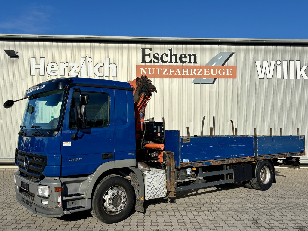 Mercedes-Benz 1832 L / Terex 85.2-A3 Faltkran - Camion plateau, Camion grue: photos 1 Mercedes-Benz 1832 L / Terex 85.2-A3 Faltkran - Camion plateau, Camion grue: photos 1
