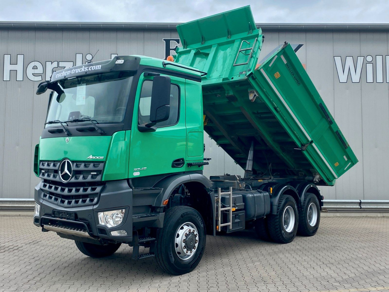 Mercedes-Benz Arocs 3345 6x6 | MEILLER*Bordmatik*Blatt*AHK+Oel - Camion benne: photos 1 Mercedes-Benz Arocs 3345 6x6 | MEILLER*Bordmatik*Blatt*AHK+Oel - Camion benne: photos 1