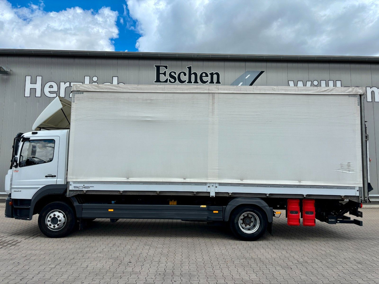 Mercedes-Benz Atego 1624 I 2,66m Höhe*Pritsche*Plane*LBW*AHK - Camion à rideaux coulissants: photos 2 Mercedes-Benz Atego 1624 I 2,66m Höhe*Pritsche*Plane*LBW*AHK - Camion à rideaux coulissants: photos 2
