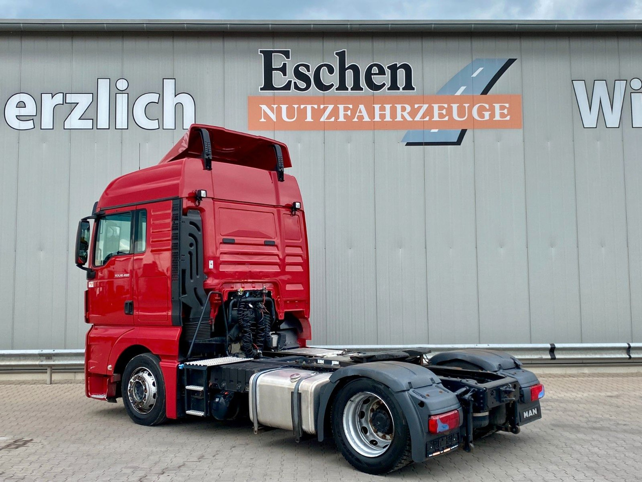 MAN TGX 18.460 LLS-U | XLX*2x Tank*ACC*Retarder*Luft - Tracteur routier: photos 3 MAN TGX 18.460 LLS-U | XLX*2x Tank*ACC*Retarder*Luft - Tracteur routier: photos 3