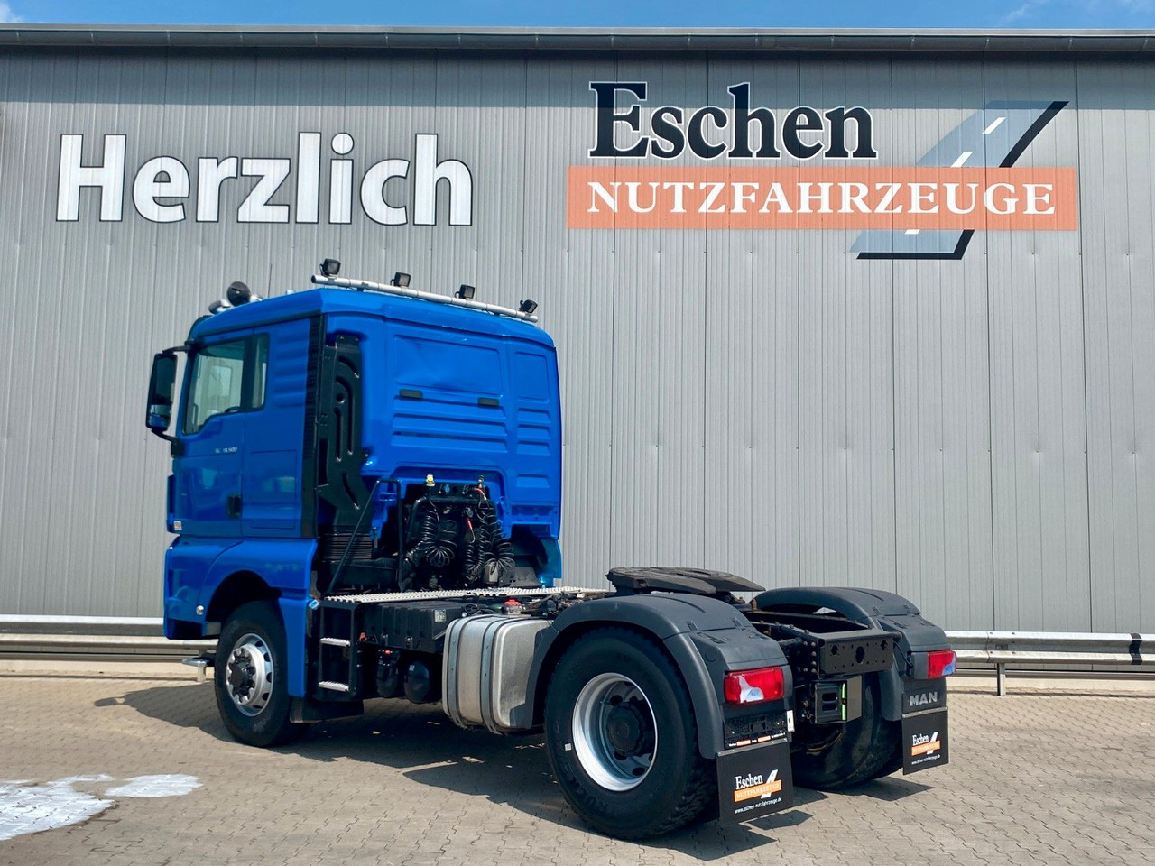 MAN TGX 18.500 4x4 HYDRO| 2x Hydraulik*Retarder*Navi - Tracteur routier: photos 3 MAN TGX 18.500 4x4 HYDRO| 2x Hydraulik*Retarder*Navi - Tracteur routier: photos 3