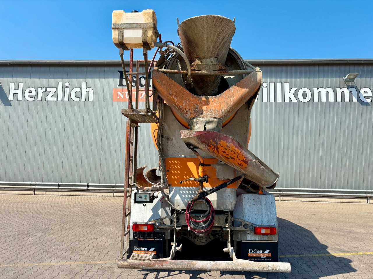 Volvo FM 410 / 8x4 | 9m³ Intermix*I-Shift*Klima*Blatt - Camion malaxeur: photos 4 Volvo FM 410 / 8x4 | 9m³ Intermix*I-Shift*Klima*Blatt - Camion malaxeur: photos 4
