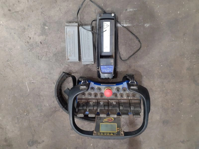 Grúa PM 15523 - Grue auxiliaire pour Camion: photos 1 Grúa PM 15523 - Grue auxiliaire pour Camion: photos 1