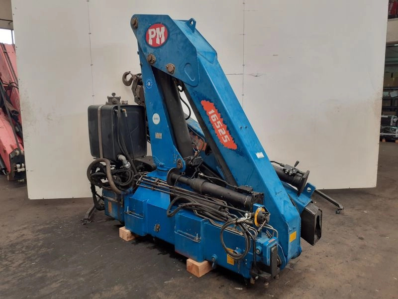 Grúa PM 16 - Grue auxiliaire pour Camion: photos 1 Grúa PM 16 - Grue auxiliaire pour Camion: photos 1