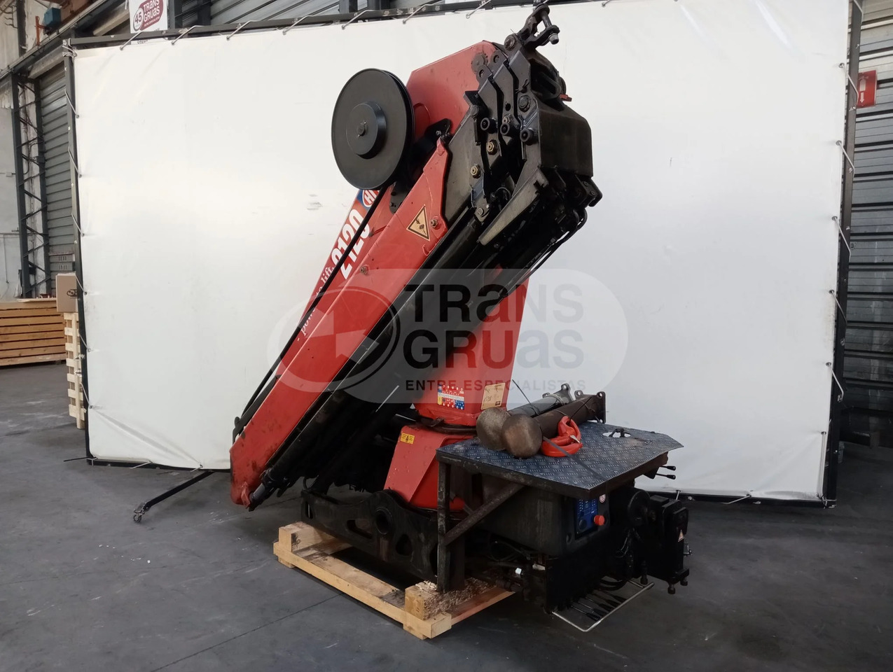 Grúa hidráulica HMF 2120 K RC - Grue auxiliaire: photos 1 Grúa hidráulica HMF 2120 K RC - Grue auxiliaire: photos 1