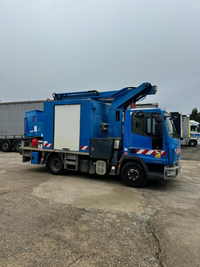Iveco 100E19 - Camion avec nacelle: photos 4 Iveco 100E19 - Camion avec nacelle: photos 4