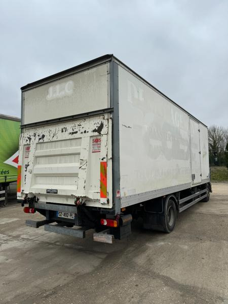 Renault Midlum 180 - Camion fourgon: photos 3 Renault Midlum 180 - Camion fourgon: photos 3