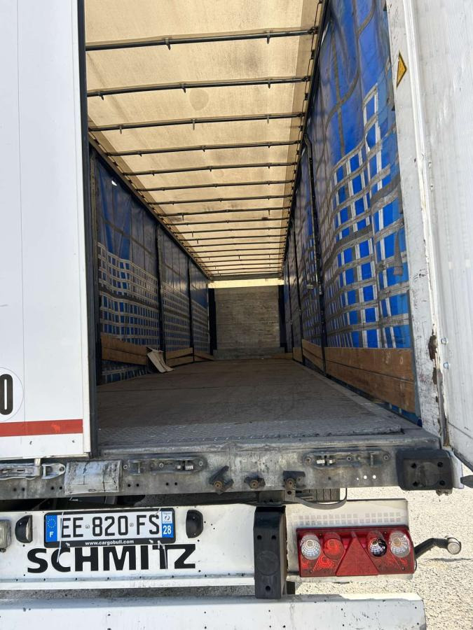 Schmitz Cargobull - Semi-remorque rideaux coulissants: photos 2 Schmitz Cargobull - Semi-remorque rideaux coulissants: photos 2