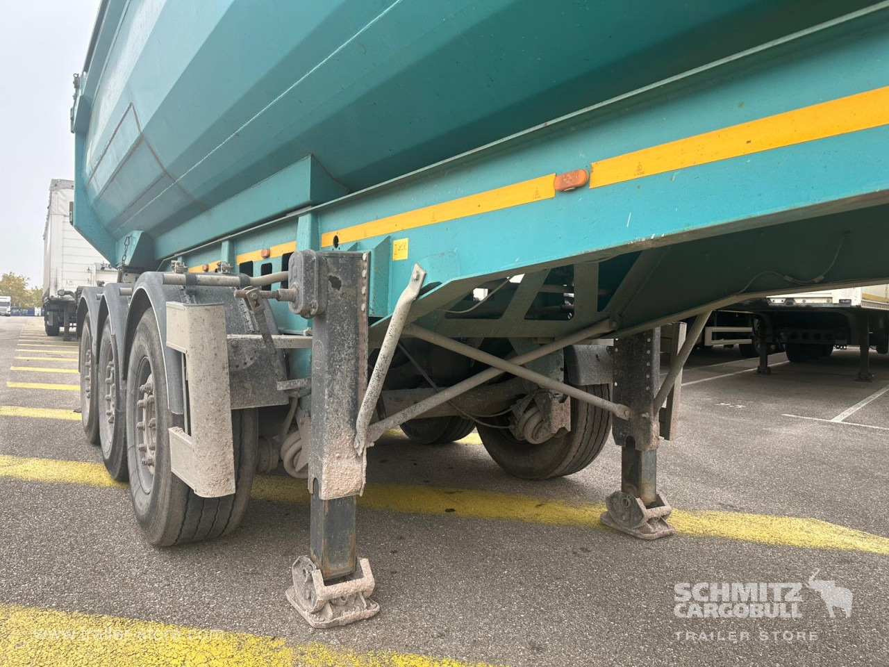 BENALU Tipper Steel half pipe body 39m³ - Semi-remorque benne: photos 2 BENALU Tipper Steel half pipe body 39m³ - Semi-remorque benne: photos 2
