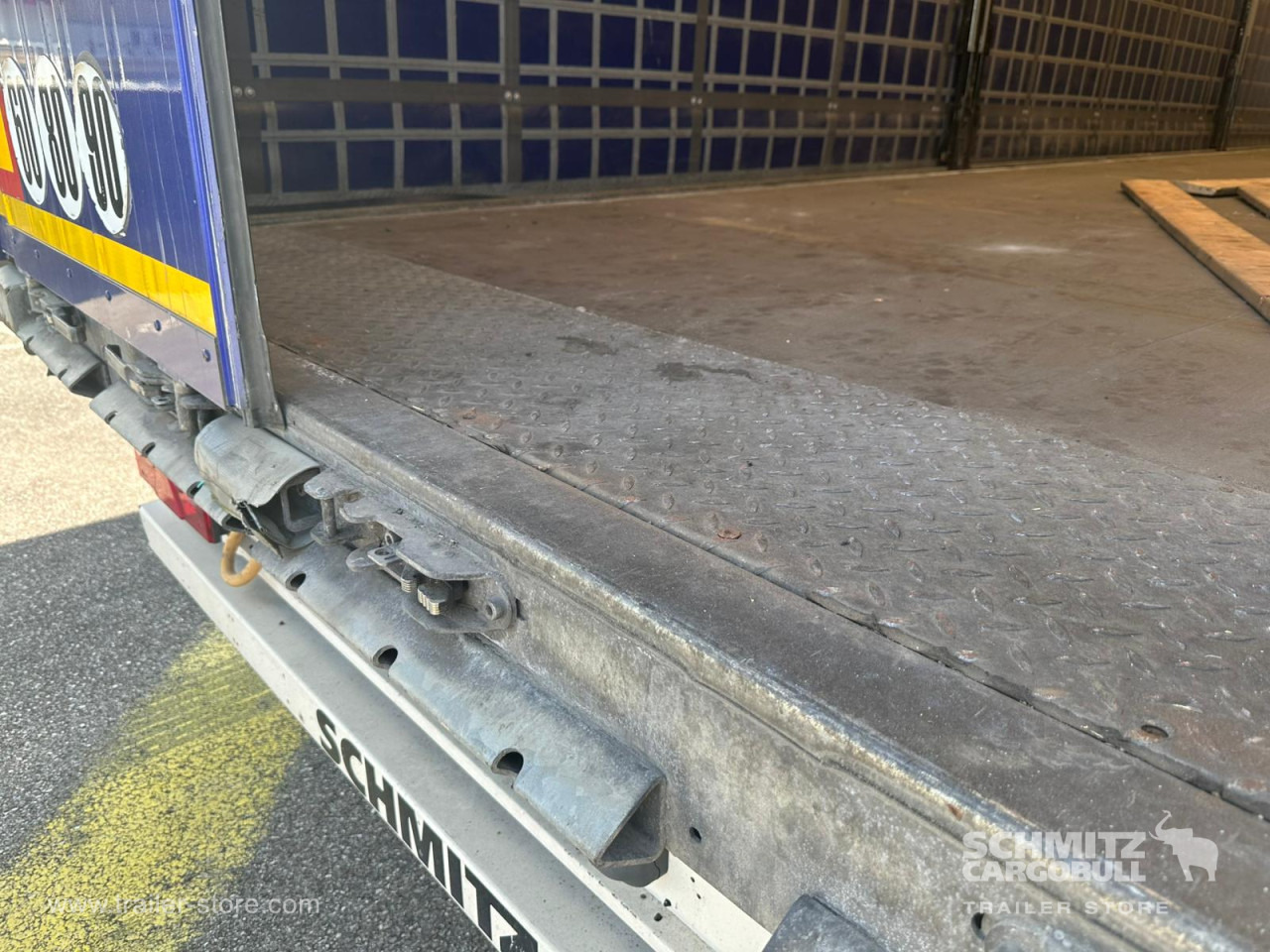 SCHMITZ Curtainsider Mega - Semi-remorque rideaux coulissants: photos 4 SCHMITZ Curtainsider Mega - Semi-remorque rideaux coulissants: photos 4