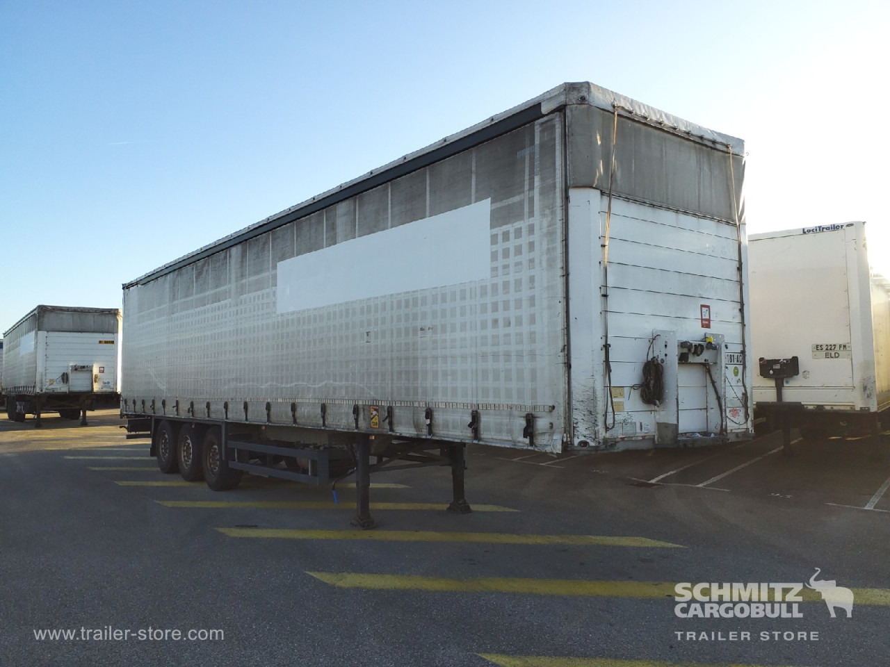 SCHMITZ Curtainsider Standard - Semi-remorque rideaux coulissants: photos 1 SCHMITZ Curtainsider Standard - Semi-remorque rideaux coulissants: photos 1