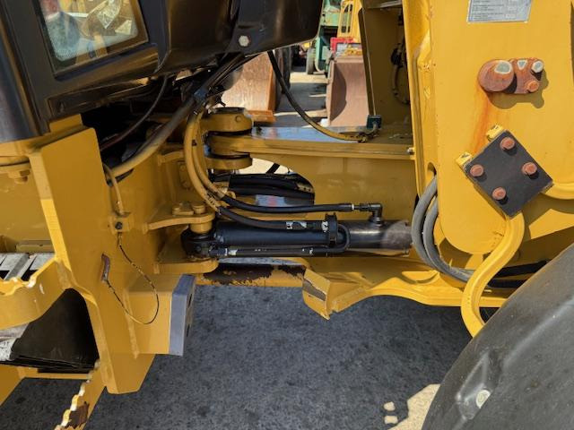 Chargeuse sur pneus Cat 908 H: photos 13