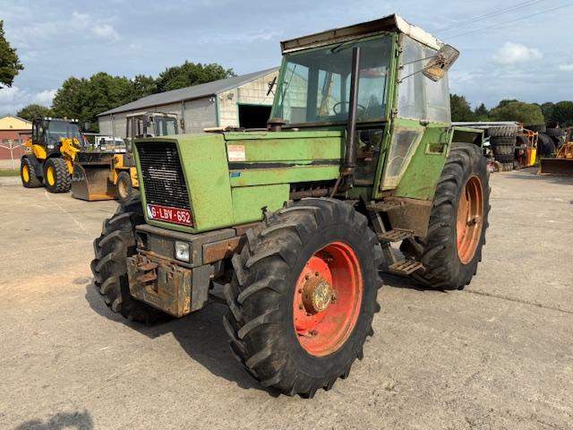 Fendt Favorit 612 LS Turbomatik - Tracteur agricole: photos 1 Fendt Favorit 612 LS Turbomatik - Tracteur agricole: photos 1