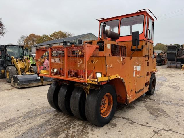 Hamm GRW 15 - Compacteur à pneus: photos 1 Hamm GRW 15 - Compacteur à pneus: photos 1