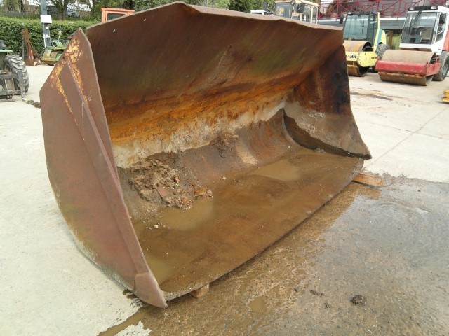 Hanomag - Godet pour chargeur: photos 2 Hanomag - Godet pour chargeur: photos 2
