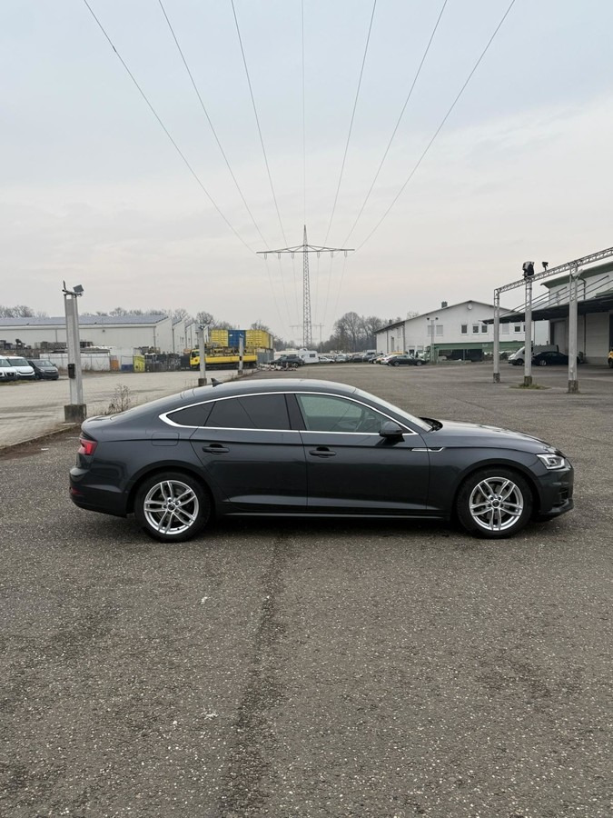AUDI A5 Sportback 2.0 TDI Schräghecklimousine - Voiture: photos 4 AUDI A5 Sportback 2.0 TDI Schräghecklimousine - Voiture: photos 4